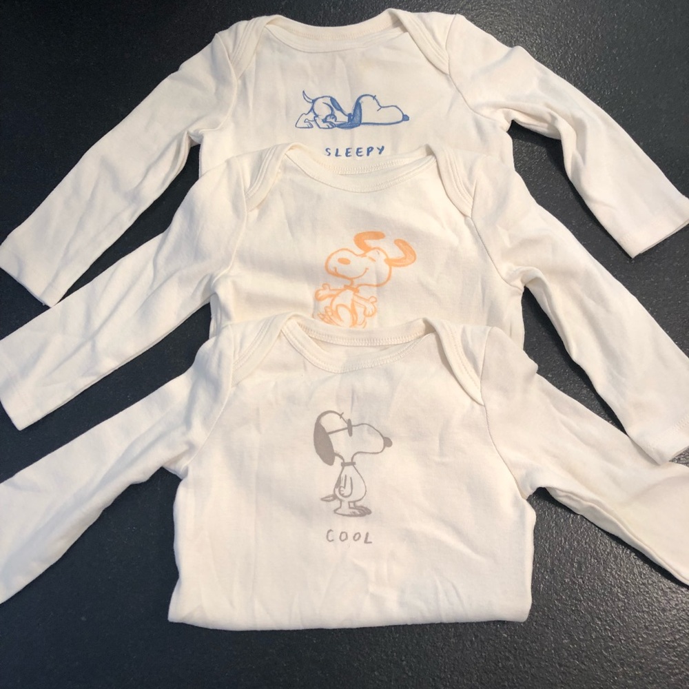 Baby Gap Snoopy Bodysuit Set (6-12 Months)
